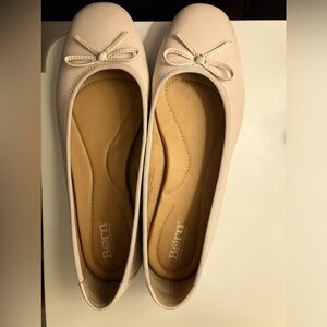 BORN Women's Flats, Nude. Size 10